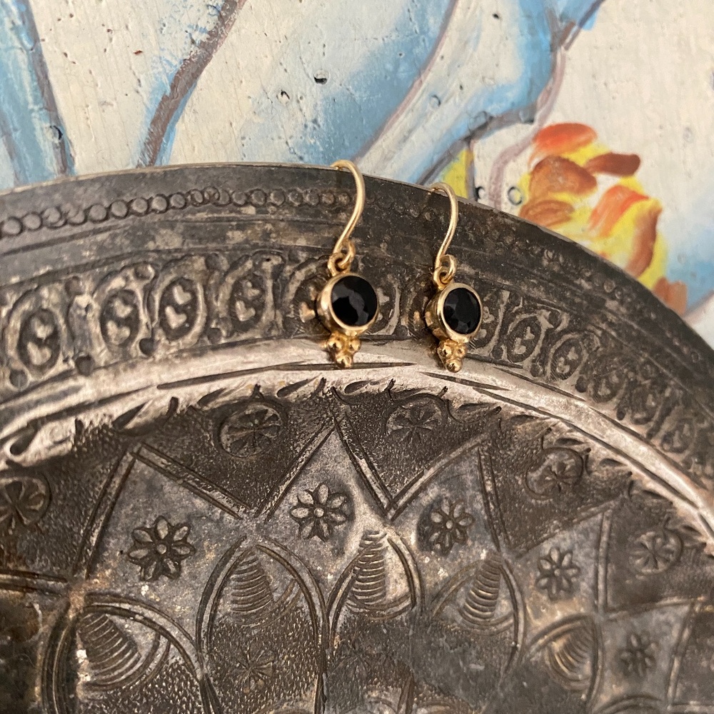 14 Carat gold and Onyx Saraswati Earrings Black